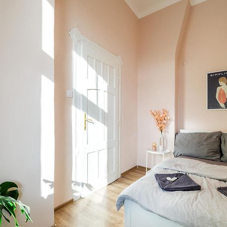 Golbarg Synagoge Apartment In Heart Of City Budapest Exterior foto